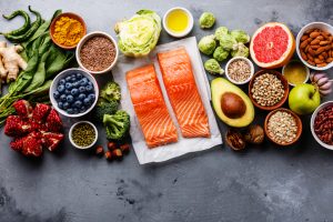 Salmon with various fruit and vegetables